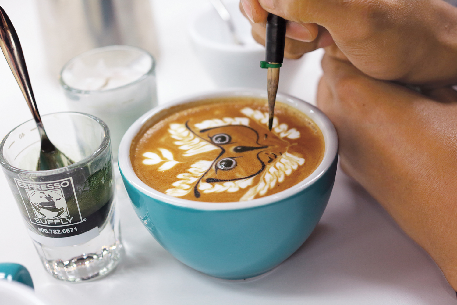 コーヒーの基本（10）】ラテアートの最新トレンド。チャンピオンから見